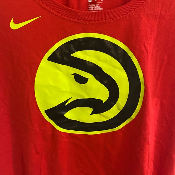 ATLANTA HAWKS ladies The Nike Tee NBA basketball dri-fit Medium Athletic Cut - Picture 2 of 4